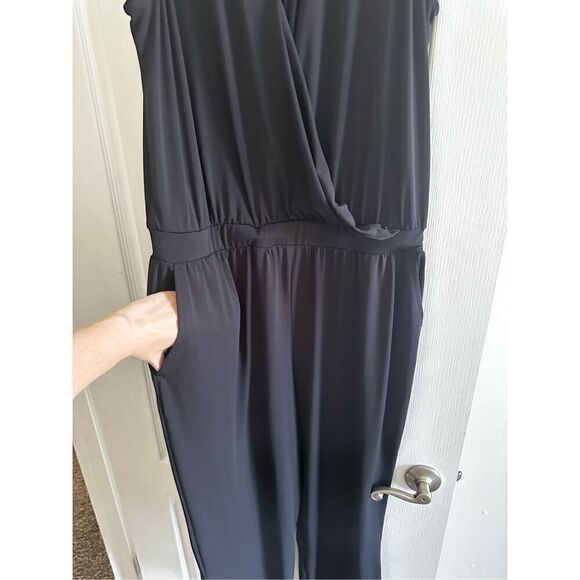 H by HALSTON BLACK V-NECK JUMPSUIT SIZE LARGE Black - Picture 4 of 12